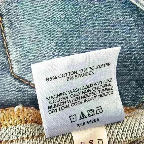 ✨Like New✨ Express Women's Light Wash Denim Trucker Jacket, Blue, Size XS - Picture 7 of 8